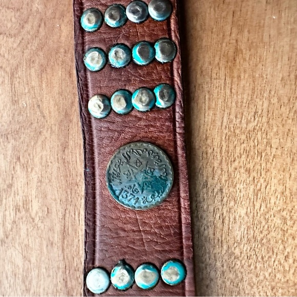 Timbuktu | Vintage Distressed Leather Coin Belt - Picture 6 of 10